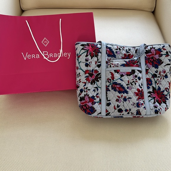 COPY - NWT Vera Bradley Tote With RFID Wallet in Vineyard Floral - Picture 14 of 14